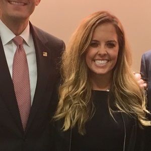 Meet your Posher, Abby